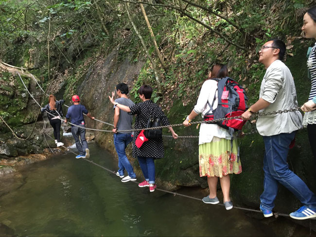 石臺(tái)百丈崖秋浦河